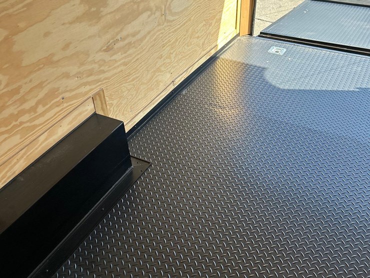 like-new--2025-steel-pines-cargo-llc-8-1/2ft-x-24ft-bumper-hitch-enclosed-trailer--1-owner-image-37