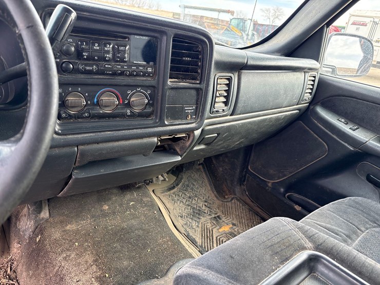 2001-chevrolet-1500-image-38