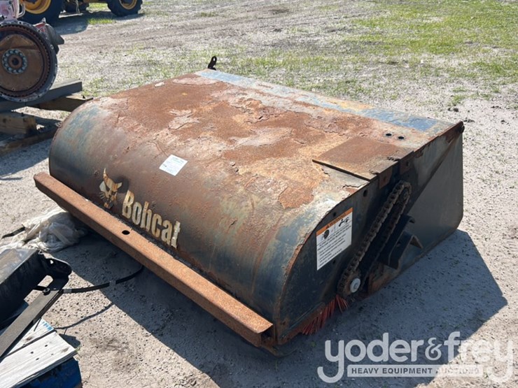 bobcat-78"-box-sweeper-image-1