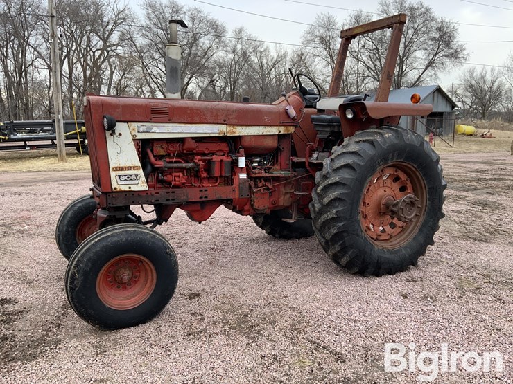1967-farmall-806-diesel-2wd-tractor-image-1