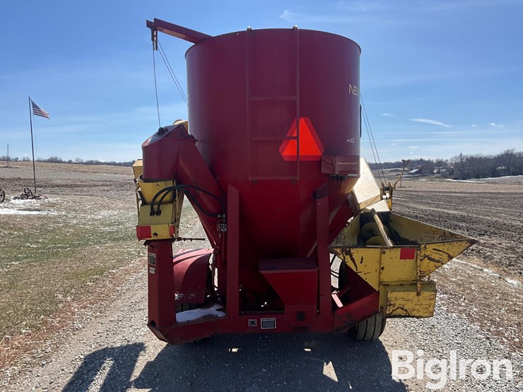 new-holland-355-image-6