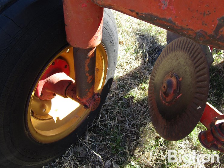 massey-ferguson-880-image-15