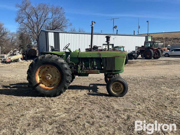 john-deere-4010-image-4