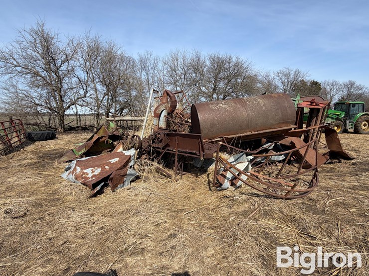 farm-scrap-metal-pile-image-3
