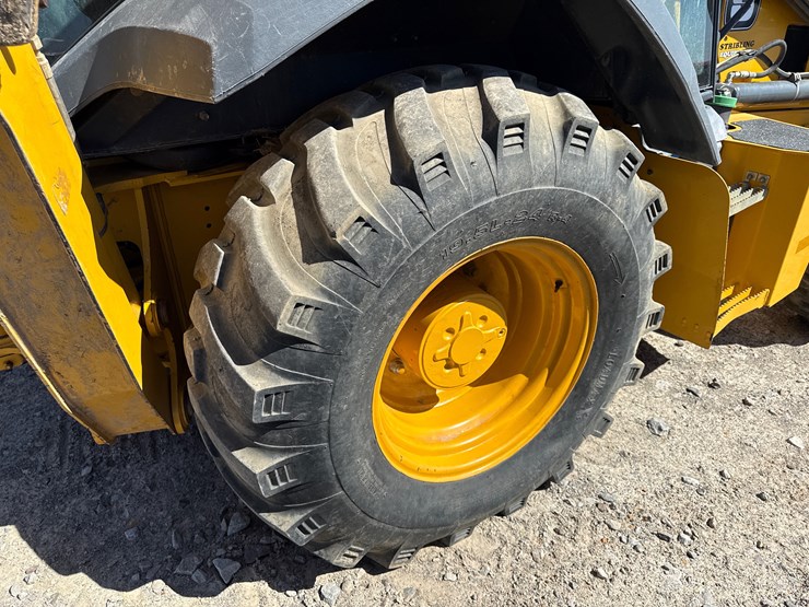 2024-deere-320-p-tier-image-17