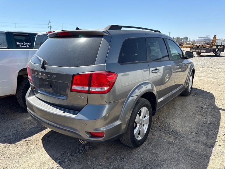2012-dodge-journey-image-3