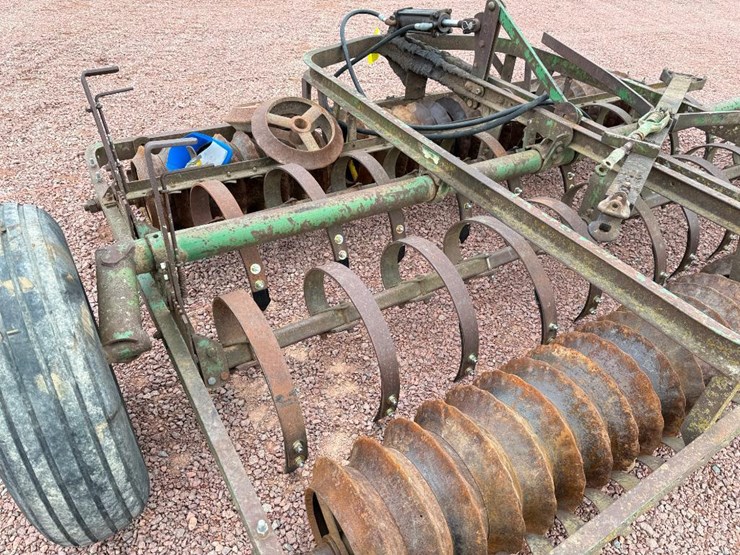 10-john-deere-10-image-8