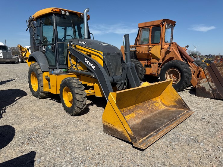 2024-deere-320-p-tier-image-1