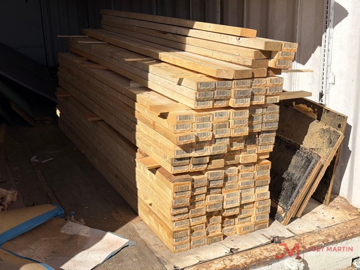 approx-128-new-2"-x-4"-x-8-studs-image-1