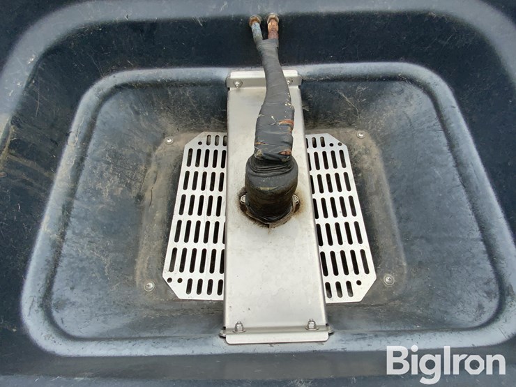 2016-massey-ferguson-730-image-16