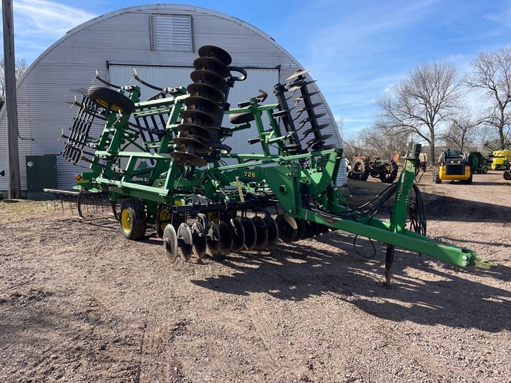 john-deere-726-image-2