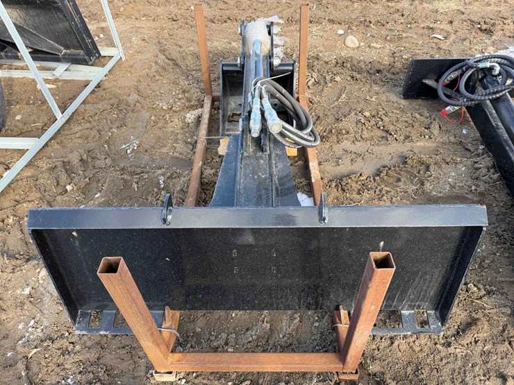 skid-steer-backhoe-image-4