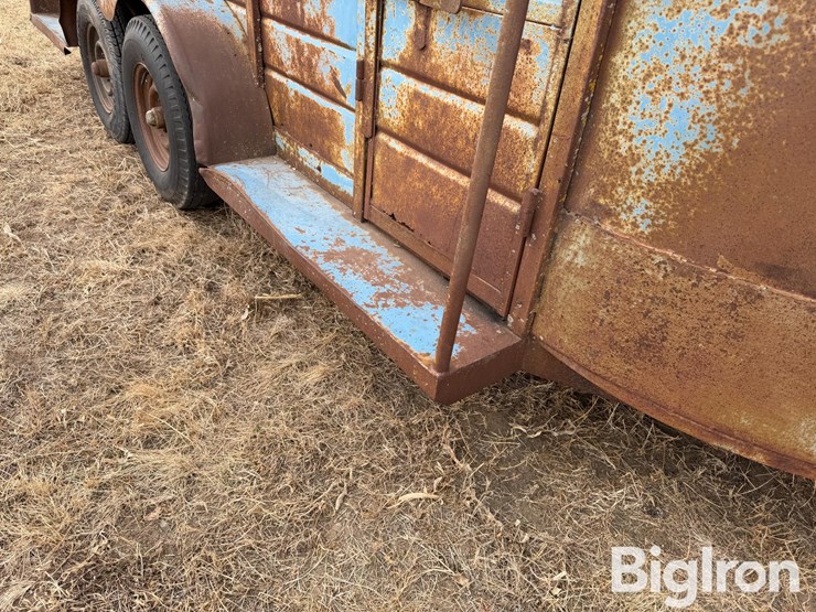 16'-t/a-livestock-trailer-image-15