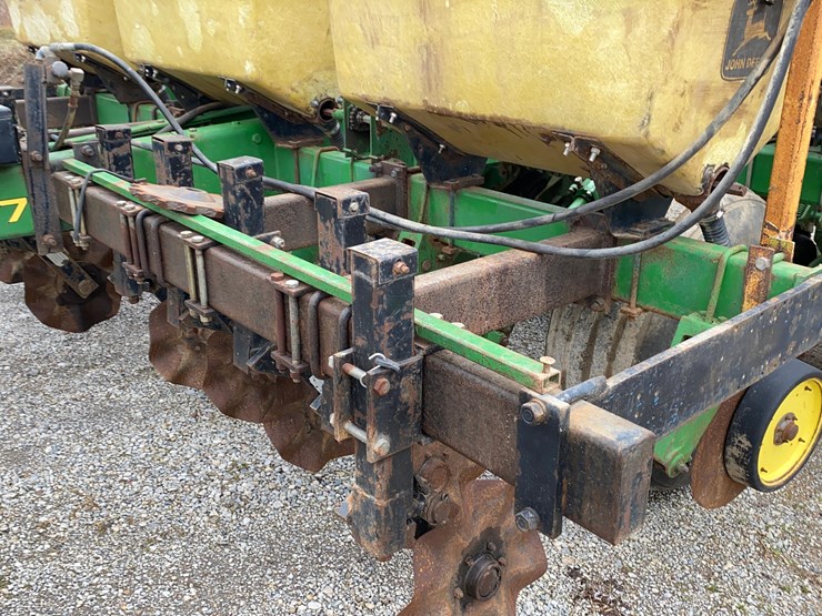 john-deere-7240-image-34