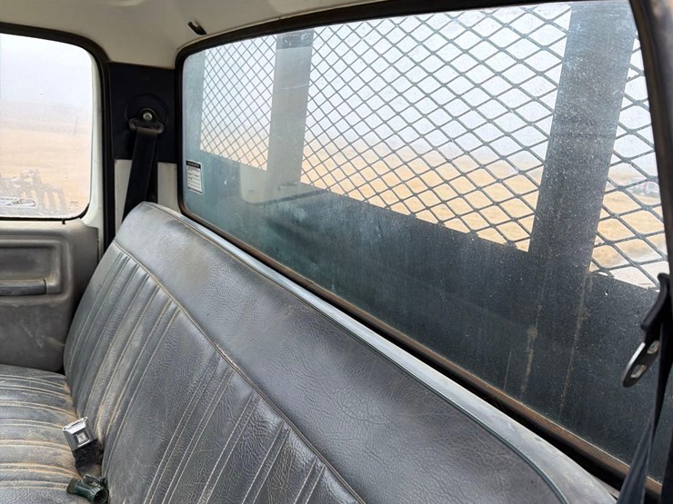 1990-ford-f700-image-38