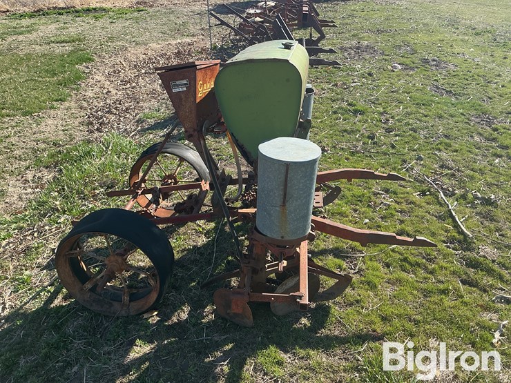 2r40-planter-image-4