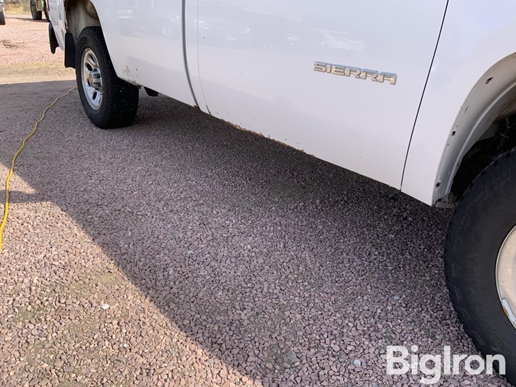 2011-gmc-sierra-1500-image-13