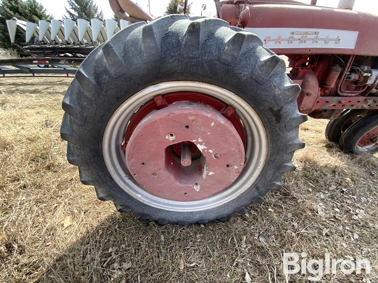 1954-farmall-400-2wd-tractor-image-19