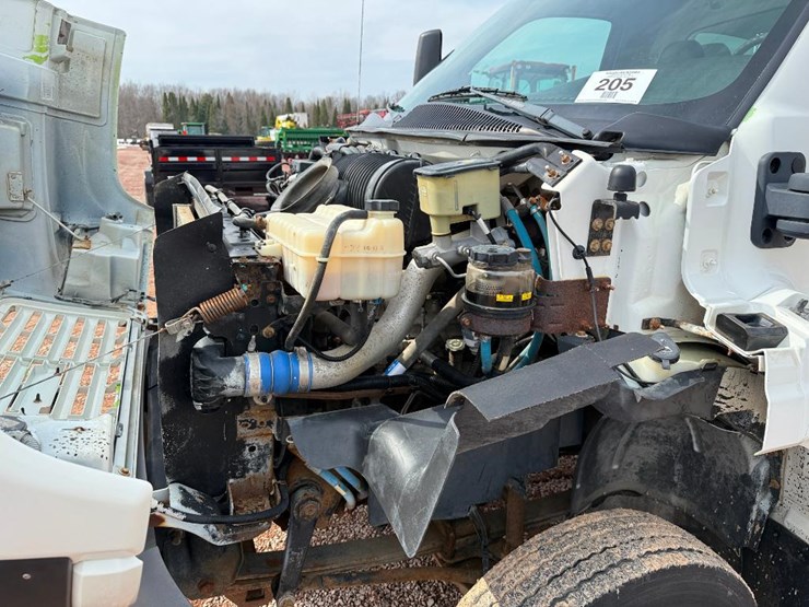 #205-•-lot-205-image-25