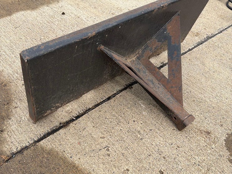 skidloader-receiver-hitch-plate-image-6