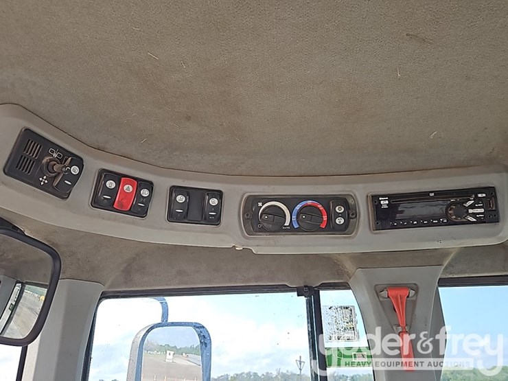 2015-caterpillar-938k-image-29