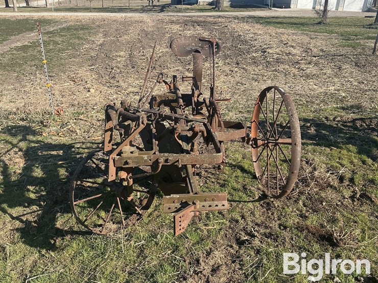 1-bottom-plow-image-2