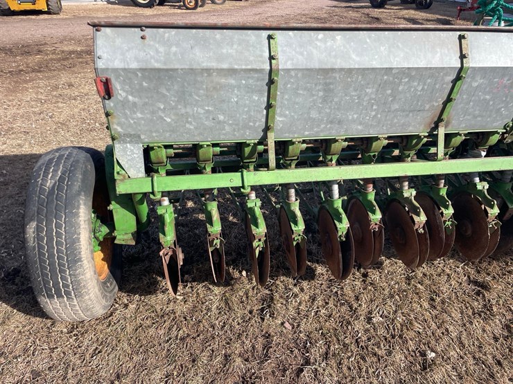 john-deere-grain-drill-image-10