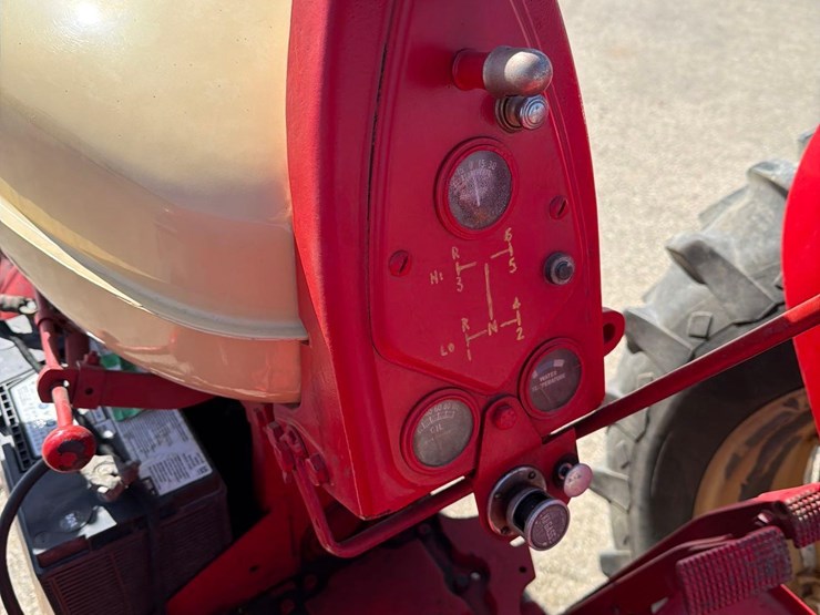 black-hawk-tractor-image-27