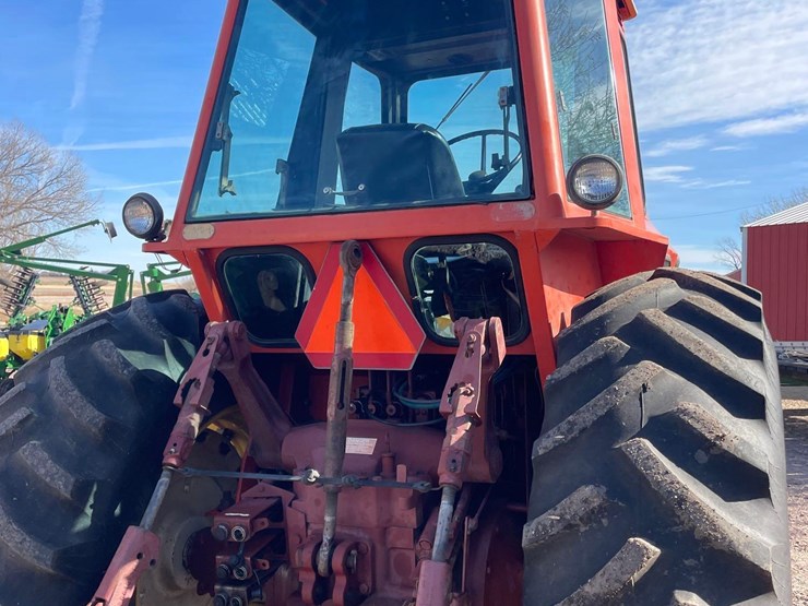 allis-chalmers-7040-2wd-tractor-image-21