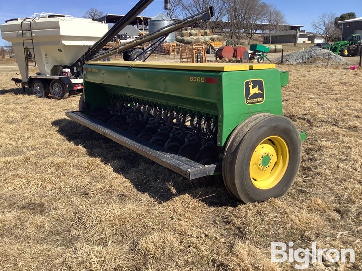 john-deere-8300-image-5