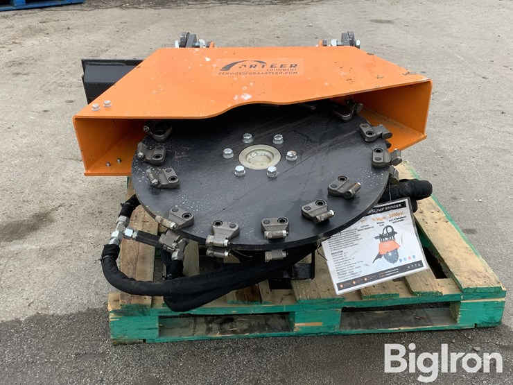 2025-massey-ferguson-730-image-2