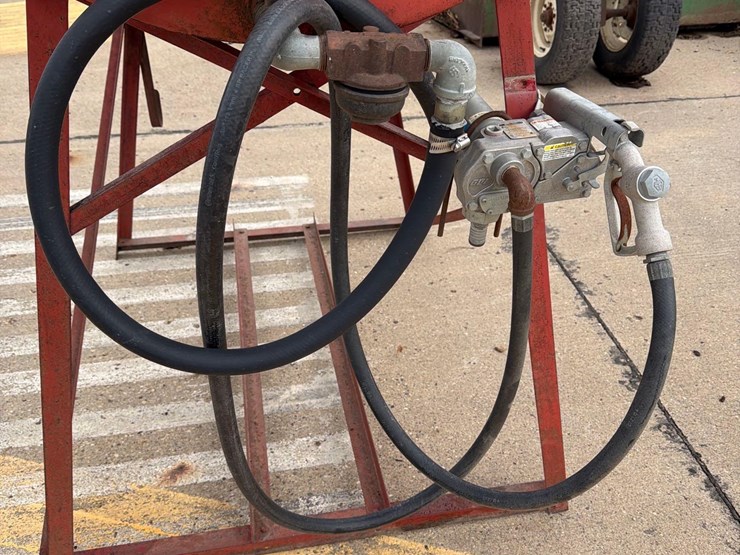 300-gallon-fuel-barrel-w/-stand-image-4