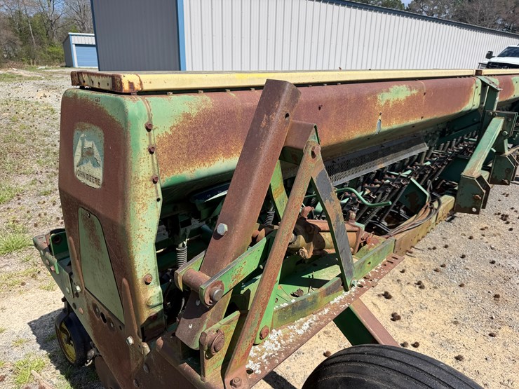 john-deere-520-image-15