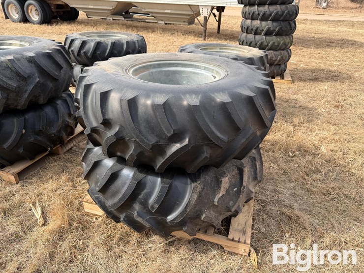 16.9-24-pivot-tires-&-rims-image-5