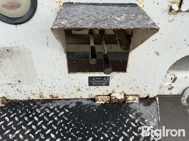 2005-international-durastar-4400-image-14