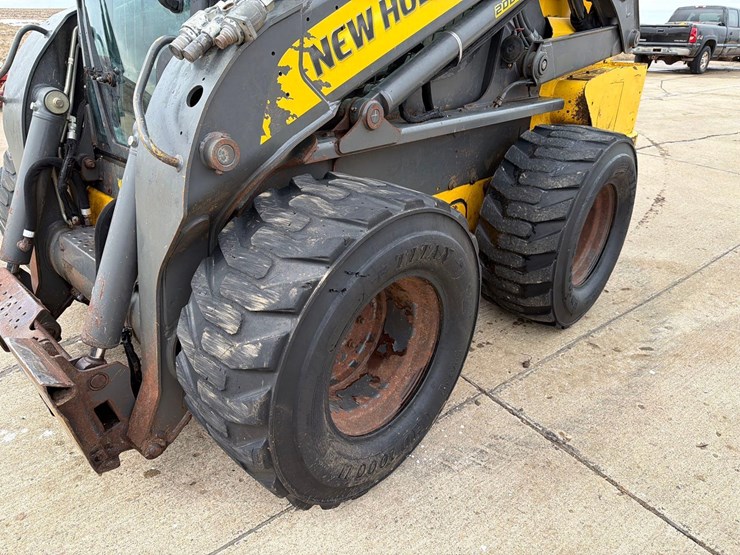 2018-new-holland-l234-image-12