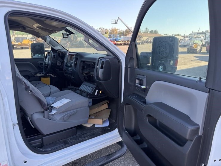 2017-gmc-sierra-2500hd-image-15