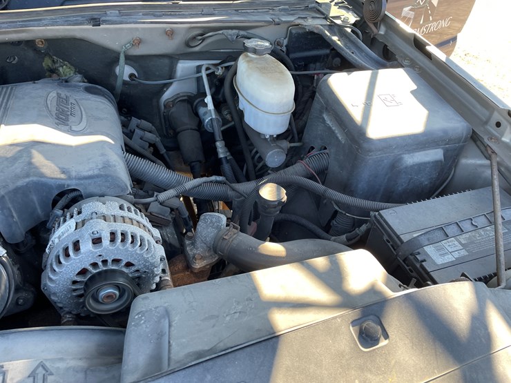 2005-chevrolet-3500-image-15