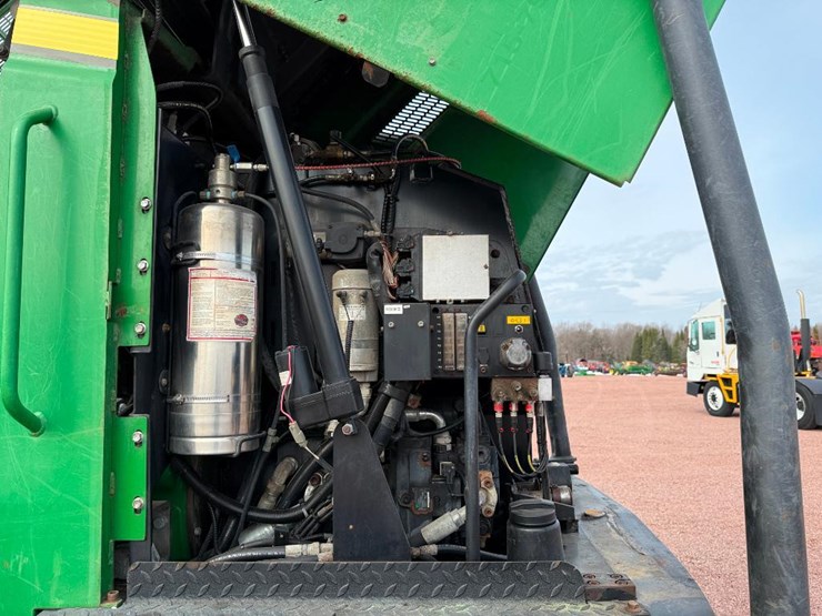 deere-1270e-image-56