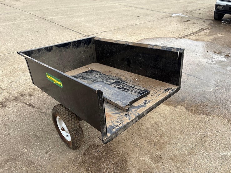 bomgaars-32”-x-42”-yard-wagon-image-4