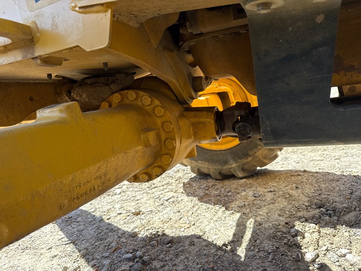 2024-deere-320-p-tier-image-30