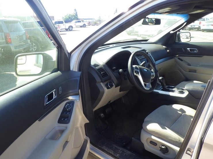 2014-ford-explorer-image-5