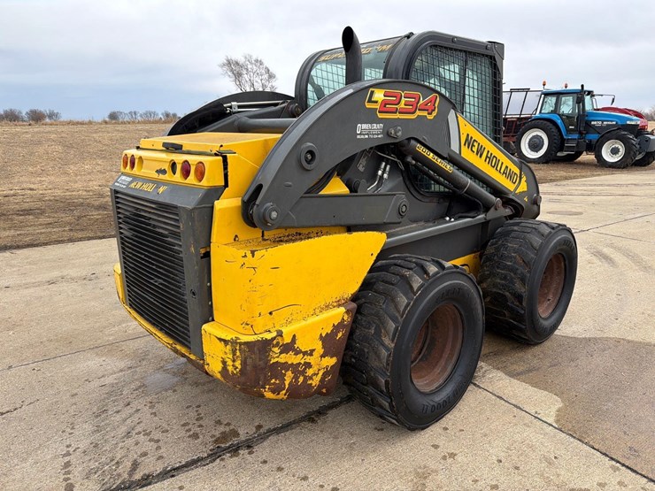 2018-new-holland-l234-image-4