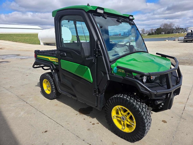 2024-john-deere-gator-image-35
