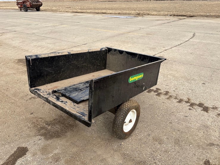 bomgaars-32”-x-42”-yard-wagon-image-3