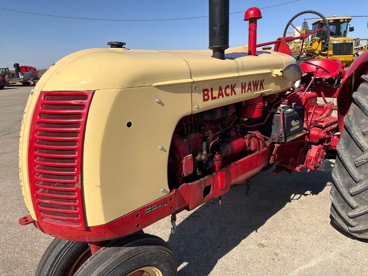 black-hawk-tractor-image-15