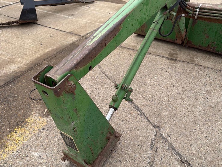 john-deere-148-image-6