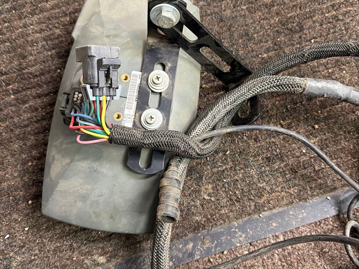 massey-ferguson-2290-image-67