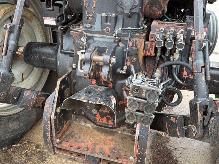 agco-white-6145-image-8