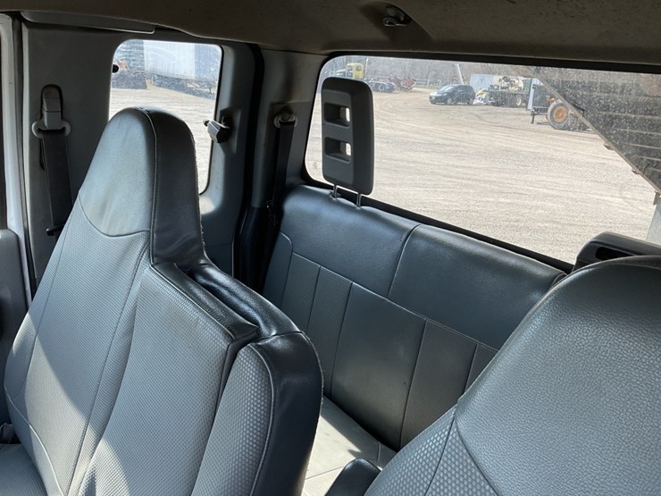 2011-ford-f650-xl-image-7